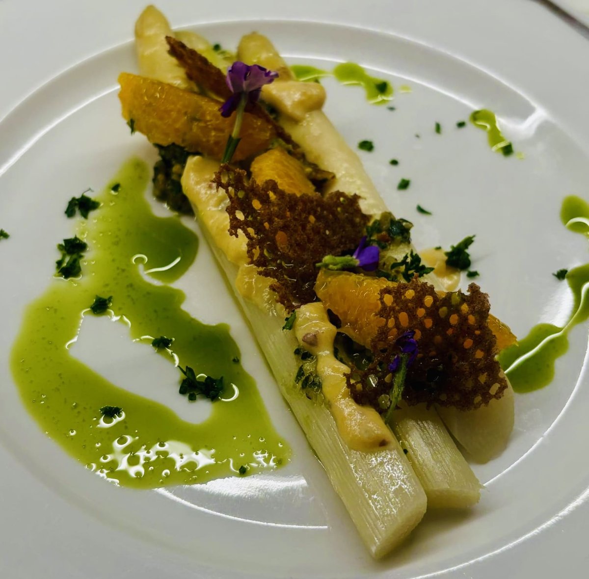 Menu sur mesure Plat d'asperges